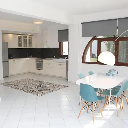 Sea View By Luxlikehome Vila *